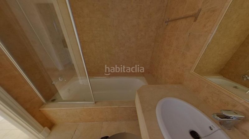 Foto 7a988e3e-16ab-4888-a3de-61de9fb83cde. Pis amb aparcament piscina a Benatalaya Estepona