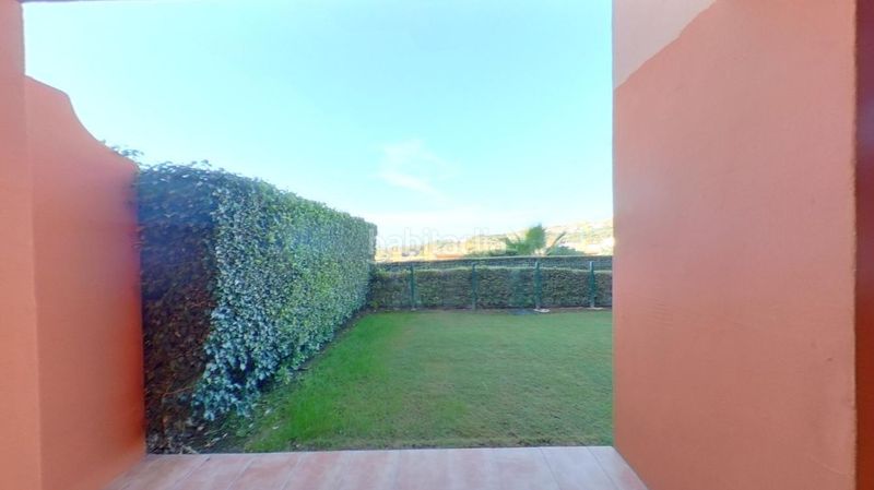 Foto 7e94ba70-1d4c-40e1-ba8a-a95cf74c9f41. Pis amb aparcament piscina a Benatalaya Estepona