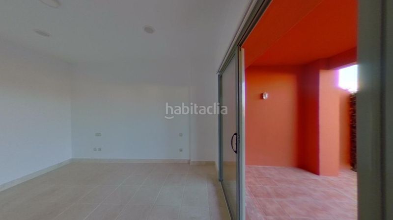 Foto 8043d009-5fa4-416c-a33f-edbcb23894f2. Pis amb aparcament piscina a Benatalaya Estepona