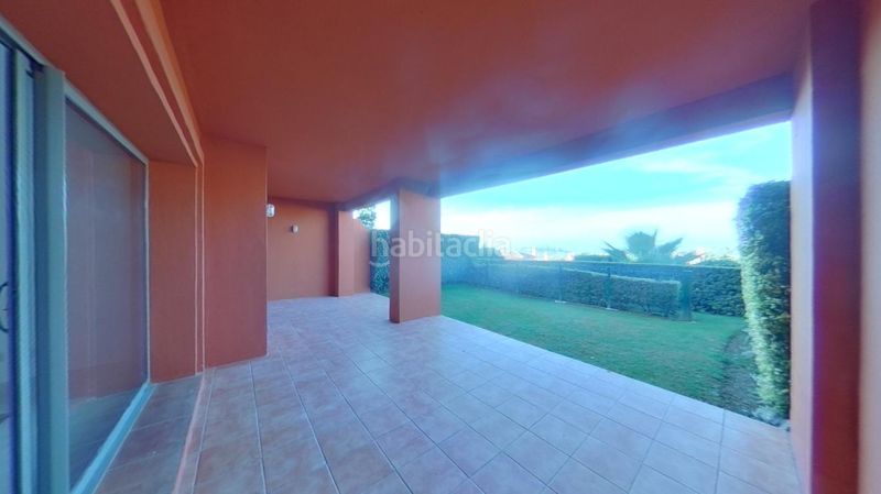 Foto 85006a56-a754-442d-90d0-dd58254c4f5f. Pis amb aparcament piscina a Benatalaya Estepona