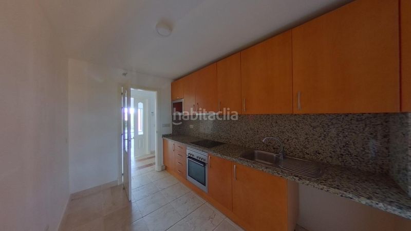 Foto e7a27a77-df43-4be6-b593-b5563a5a717f. Pis amb aparcament piscina a Benatalaya Estepona