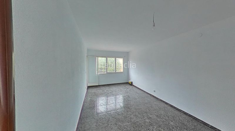 Foto 8d9ce70e-f941-4ee5-a05a-f1732a4a6c9c. Pis a Campclar Tarragona