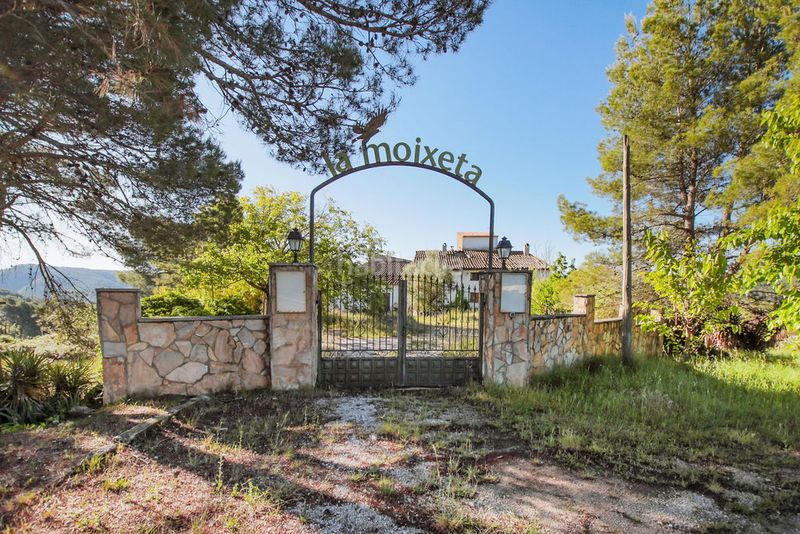 Foto 25c679c0-a582-4108-805f-95850f46e33b. Edificio solvia inmobiliaria hotel montmell el en Montmell (El)