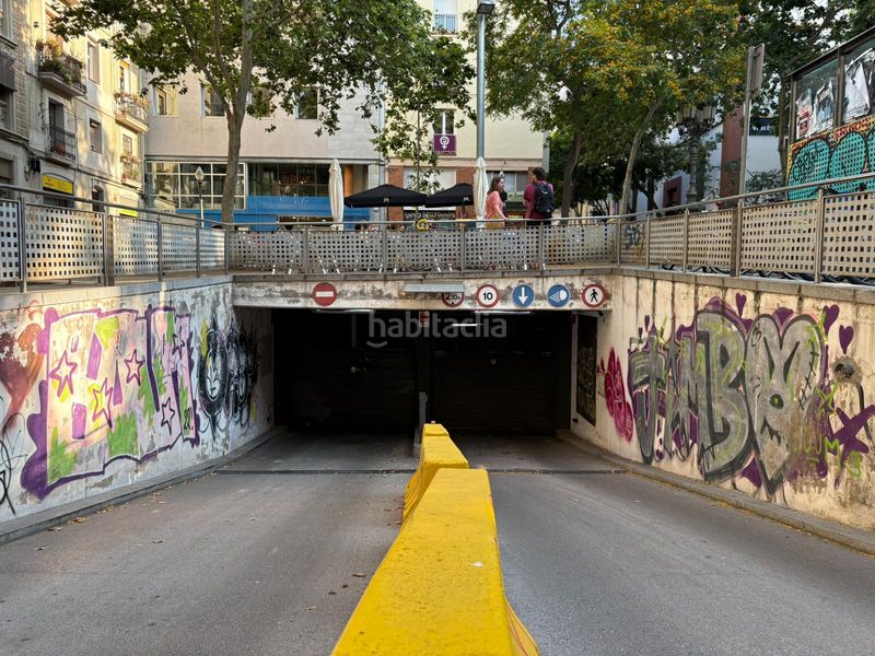 Foto 112d9349-6e9a-4a79-9e33-a9ba86daa558. Aparcament cotxe a El Poble Sec - Parc de Montjuïc Barcelona