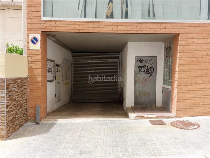 Foto f2efa5bf-b53f-45b3-bd9b-2e4cce8827ec. Aparcament cotxe a Migjorn Reus