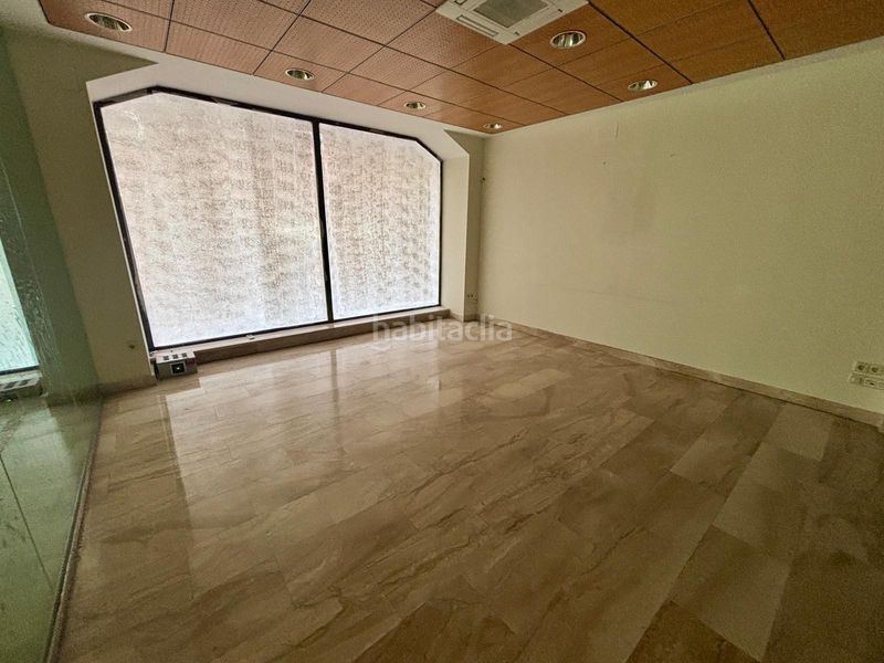 Foto 647b1689-f272-40ad-ba6e-a20e8352975d. Local comercial a Centro Ávila