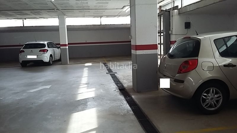 Foto b5ae245f-450e-4cd4-8104-fa50d02d9824. Aparcament cotxe a Granvía-Mar Castelldefels