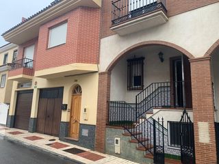Chalet  C/ dolores ibarruri la pasionaria. Solvia inmobiliaria  casa maracena