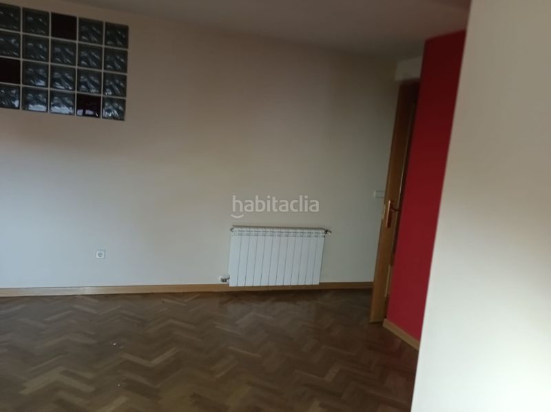 Foto 7b4ba8e5-4cf1-44b8-b738-c17685855b6b. Pis amb calefacció a Navas del Marqués (Las)