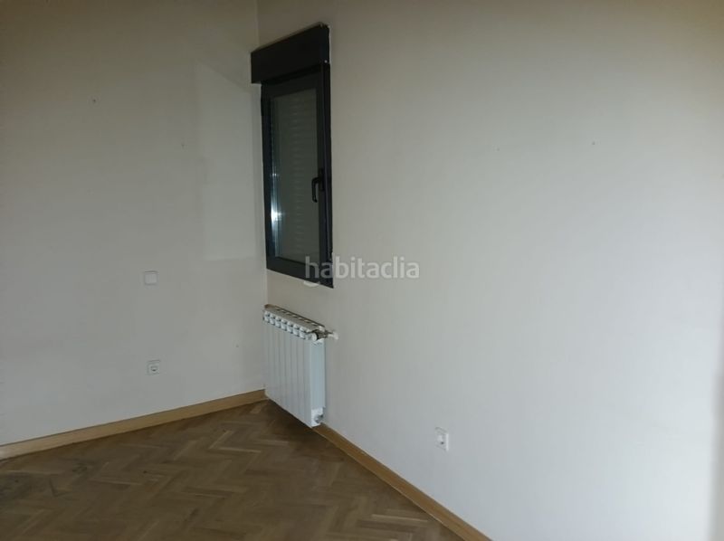 Foto aba5dfda-9c03-4d32-8bd7-bc117af1145f. Pis amb calefacció a Navas del Marqués (Las)