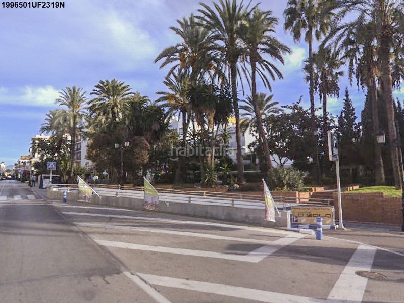 Foto c3a37da2-c287-4e57-a41f-32a80fec3c77. Aparcament cotxe a San Pedro de Alcántara Pueblo Marbella