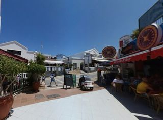 Aparcament cotxe  C/ londres. Solvia inmobiliaria  garaje adeje