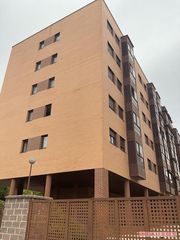 Aparcament cotxe a C/ Pirra