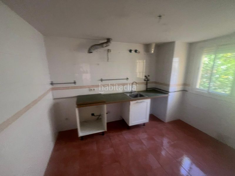 Foto be7bc4b1-dcb0-4cd9-ae39-1267097f5f2e. Pis a Algaba (La)