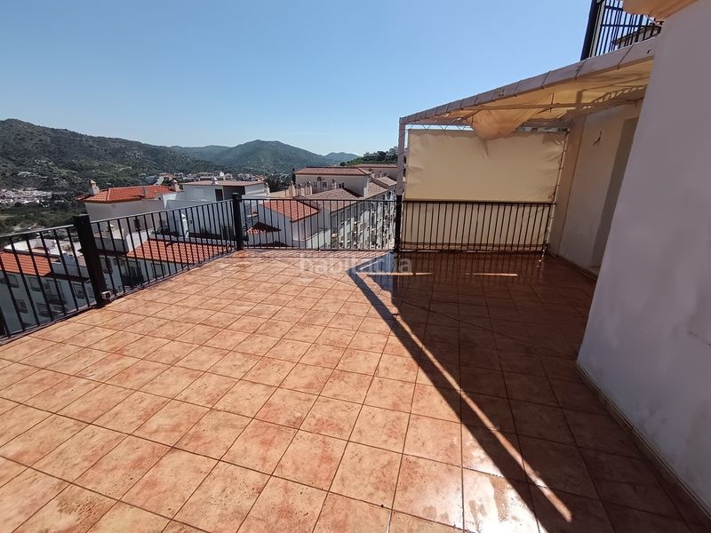 Foto a228f854-a1e5-46c1-b3c3-a4e43d06bee4. Pis amb aparcament a Álora