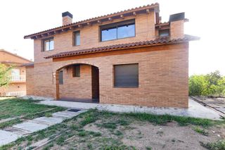 Chalet  Pomeres. Solvia inmobiliaria  chalet independiente garriga la