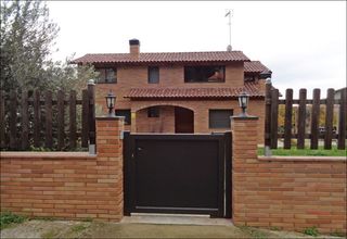 Chalet  Pomeres. Solvia inmobiliaria  chalet independiente garriga la