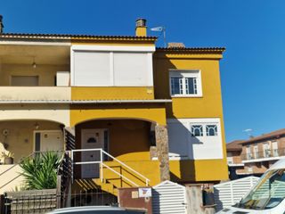 Casa aparellada  Rb. mestre pere pou. Solvia inmobiliaria  chalet adosado palausolità i plegamans