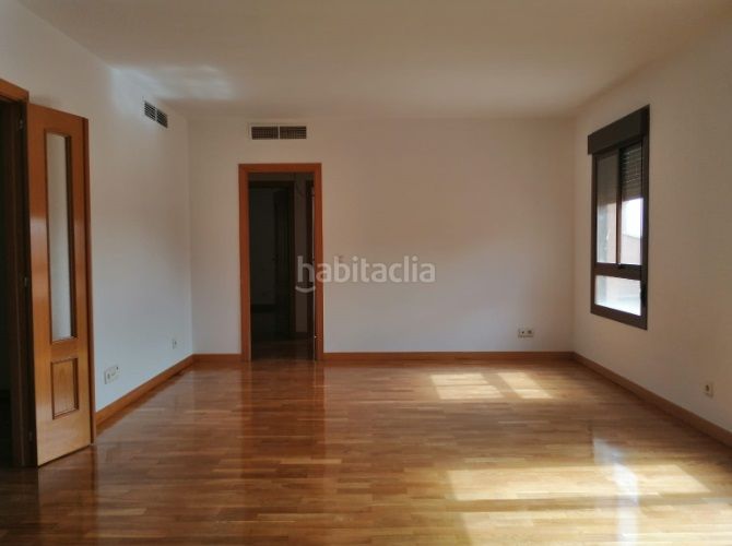 Foto a4086dbb-94c4-4c7d-8b26-34e8b34755cd. Àtic amb calefacció aparcament a El Rosón-Kelvinator Getafe