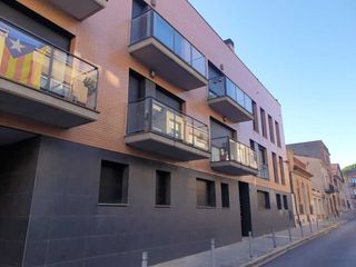 Aparcament cotxe  C/ torres i bages. Solvia inmobiliaria  garaje banyoles