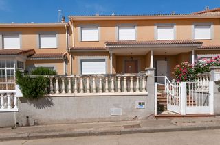 Maison jumelée  Cm los partidos. Solvia inmobiliaria  chalet adosado aldearrubia