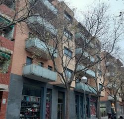 Local Comercial  C/ vía favència. Solvia inmobiliaria  locales barcelona