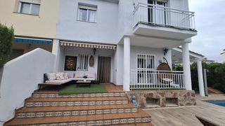 Casa aparellada  Av/ camp de morvedre. Solvia inmobiliaria  chalet adosado pobla de vallbona la