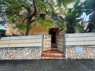 Chalet  C/ josep de tarradelles. Solvia inmobiliaria  chalet independiente llorenç del penedès