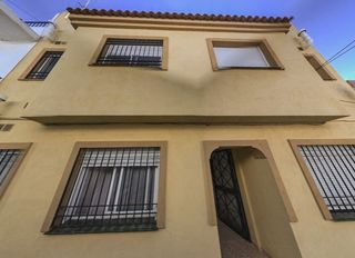 Pis  C/ calamuchita. Solvia inmobiliaria  piso málaga