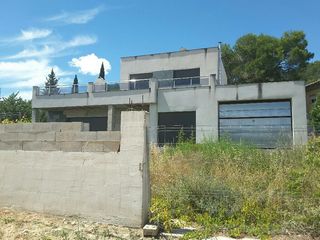 Xalet  C/ ourense. Solvia inmobiliaria  chalet independiente canyelles