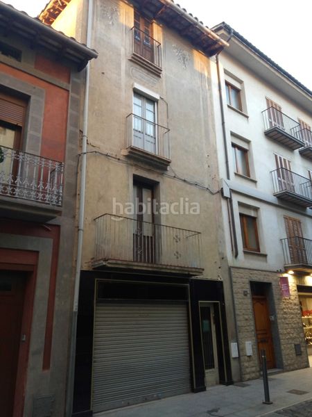 Foto 19aba3bd-7ecc-4614-b361-c18fb0be77ea. Edifici a Manlleu