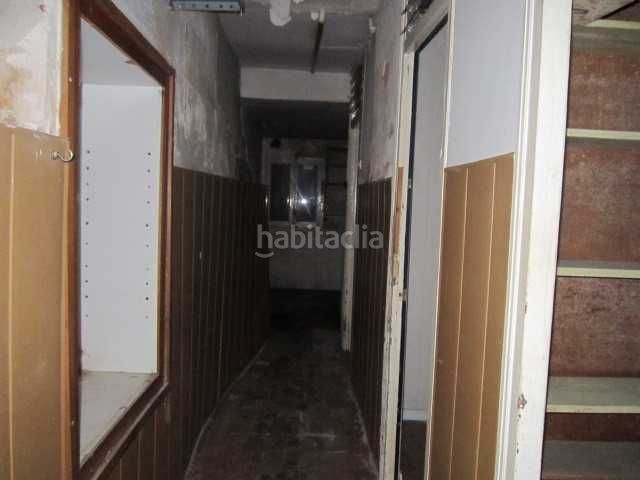 Foto c266f931-5e46-4925-b8bf-cb72f7fcaf37. Edifici a Manlleu