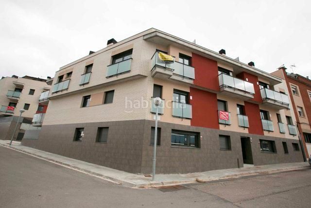 Foto cb5e874c-38ac-45e0-8b67-a7b825a322a1. Aparcament cotxe a Callús