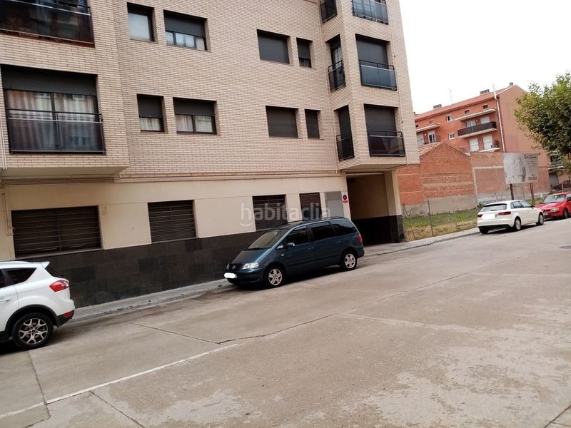 Foto 5b865403-81e7-49eb-bcbb-ec954bf32bc2. Aparcament cotxe a Calaf