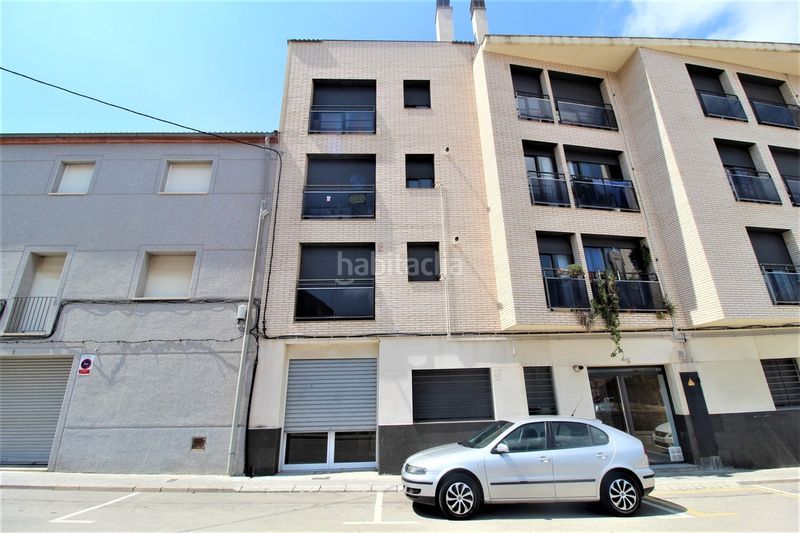 Foto d58e686f-d3a6-410f-9151-db75355d96fb. Aparcament cotxe a Calaf