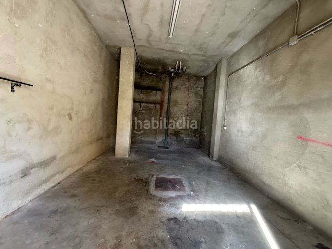 Foto 2044c766-ec5b-4dfe-bed0-e4edad4f5e96. Aparcament cotxe a Roquetes