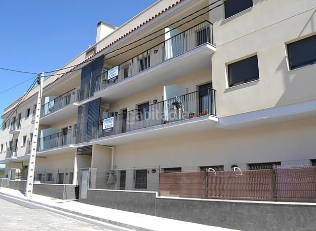 Foto 4ddbed63-e84a-49f8-a16d-63ef2c038588. Aparcament cotxe a Torrelavit