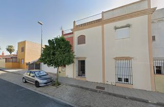 Casa bifamiliare  Av carmen laffon. Solvia inmobiliaria  chalet adosado burguillos