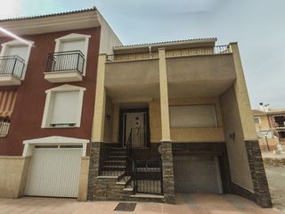 Pis  C/ hellin. Solvia inmobiliaria  piso calasparra