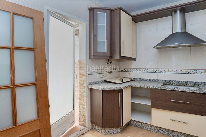 Foto 9b172313-62a0-41b8-9b5b-0a5a6a82ca73. Casa aparellada a Jamilena