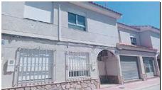 Casa aparellada  C/ cervantes. Solvia inmobiliaria  chalet adosado crevillent