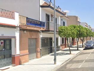 Casa aparellada  C/ real utrera. Solvia inmobiliaria  chalet adosado dos hermanas