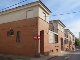 Casa aparellada a C/ Miguel de Cervantes