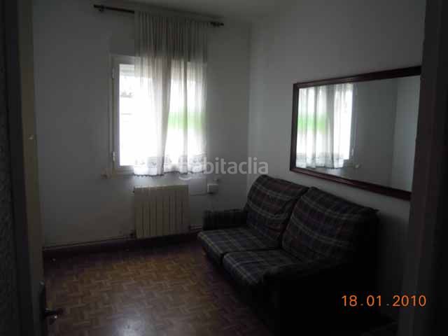 Foto 1f67d6c7-31c5-45d4-8555-3346428f3934. Pis a Jesuitas Logroño