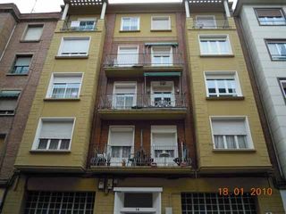 Appartamento  C/ santa isabel. Solvia inmobiliaria  piso logroño