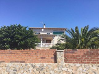 Pis  C/ flamenc rosat´papagai. Solvia inmobiliaria  piso bisbal del penedès la