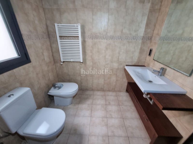 Foto 73cb4ae1-961f-4632-b028-247d2093d344. Casa aparellada amb calefacció a Navarcles