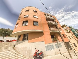 Pis  C/ nou barris. Solvia inmobiliaria  piso barcelona