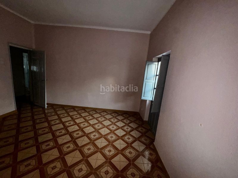 Foto ab4390ca-85da-4efa-b10a-90ef94d2ba8c. Edificio in Centro ciudad Linares