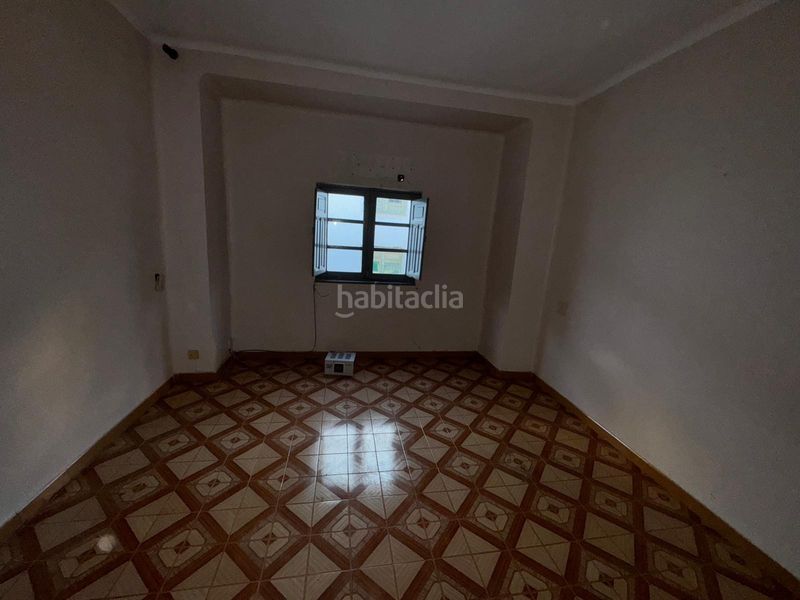 Foto d8d690df-51f7-477d-9f3c-c9483451b3e6. Edificio in Centro ciudad Linares